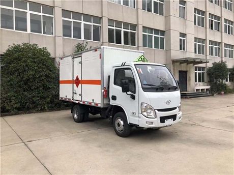 危險(xiǎn)品平板車(chē)
